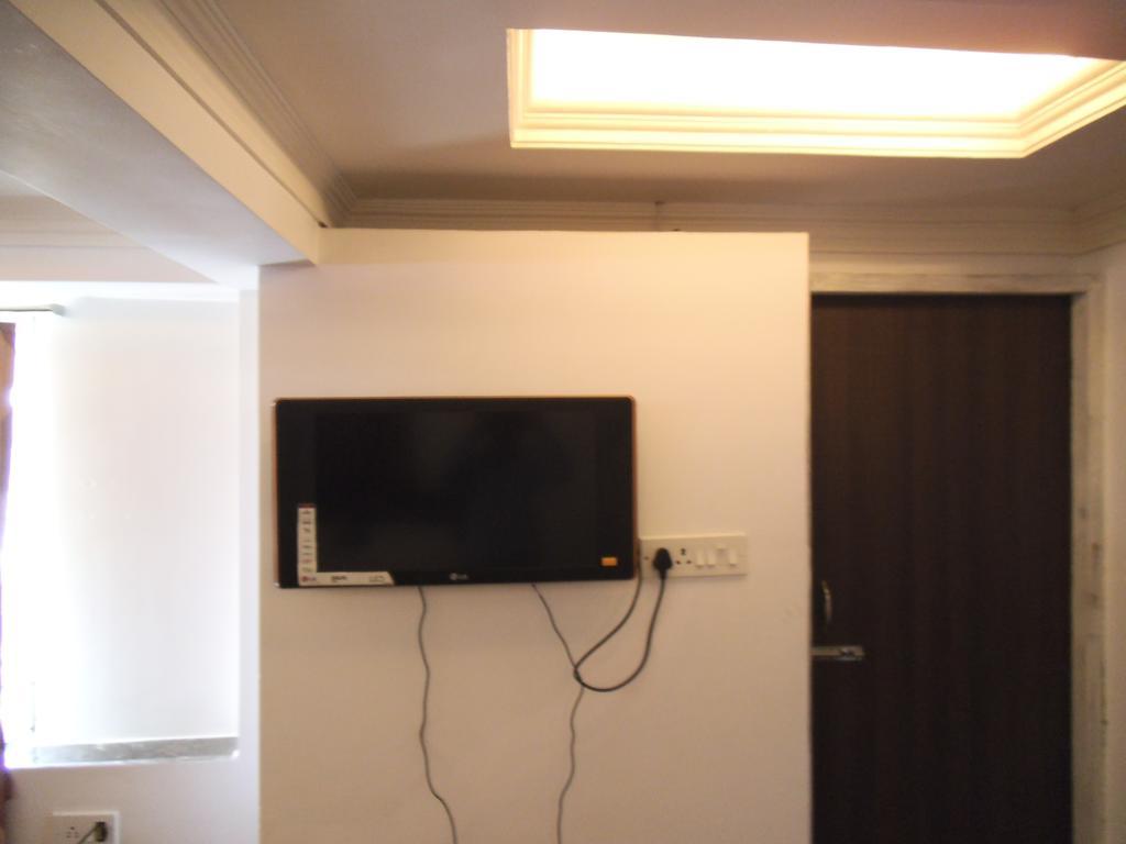 City Centre Hotel Agartala Esterno foto